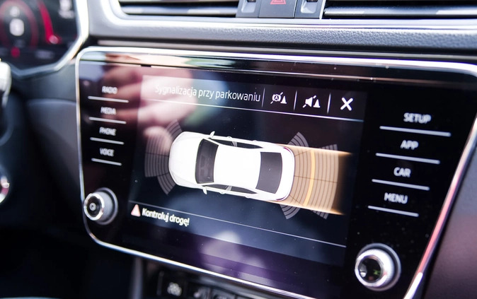 Skoda Superb cena 108499 przebieg: 129000, rok produkcji 2019 z Karlino małe 407